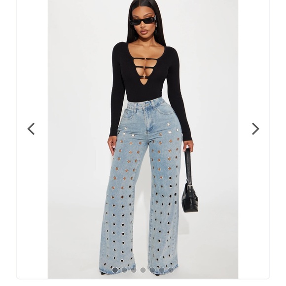 Fashion Nova Denim - Throwing You Off Grommet Rigid Flare Jeans - Light Wash‎